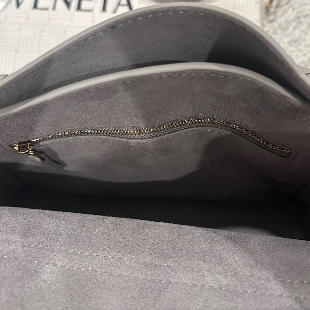 Ciao Ciao - Gray Leather Top-Handle Bag with Braided Accent - Size SMALL - Picture 9 of 10